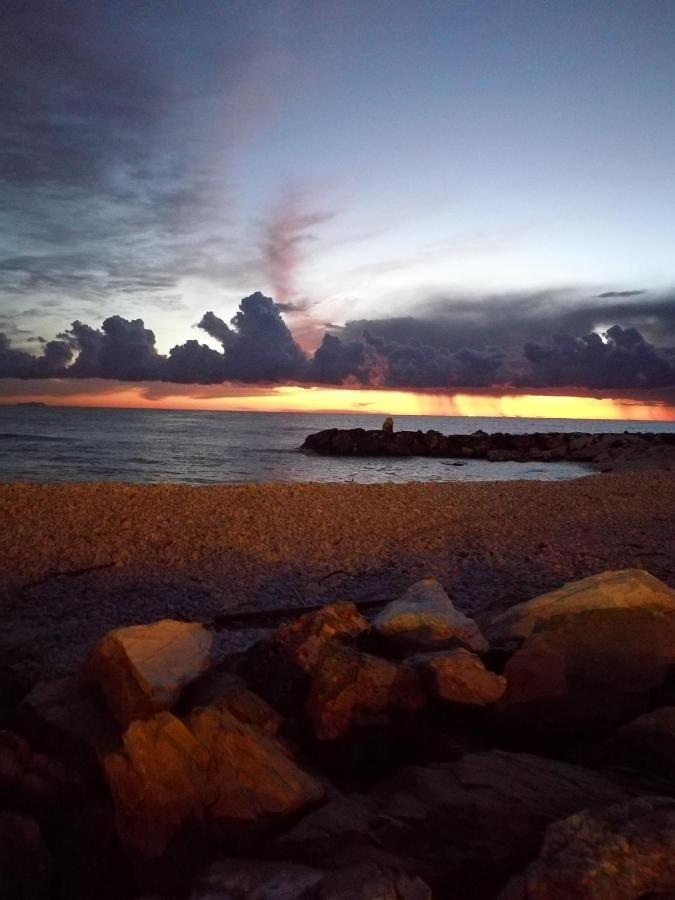 Villetta stile Liberty a Marina di Pisa Esterno foto